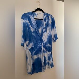 Kiyonna Women Top 3X Blue tie dye Twist Empire Waist Twist Front Slimming